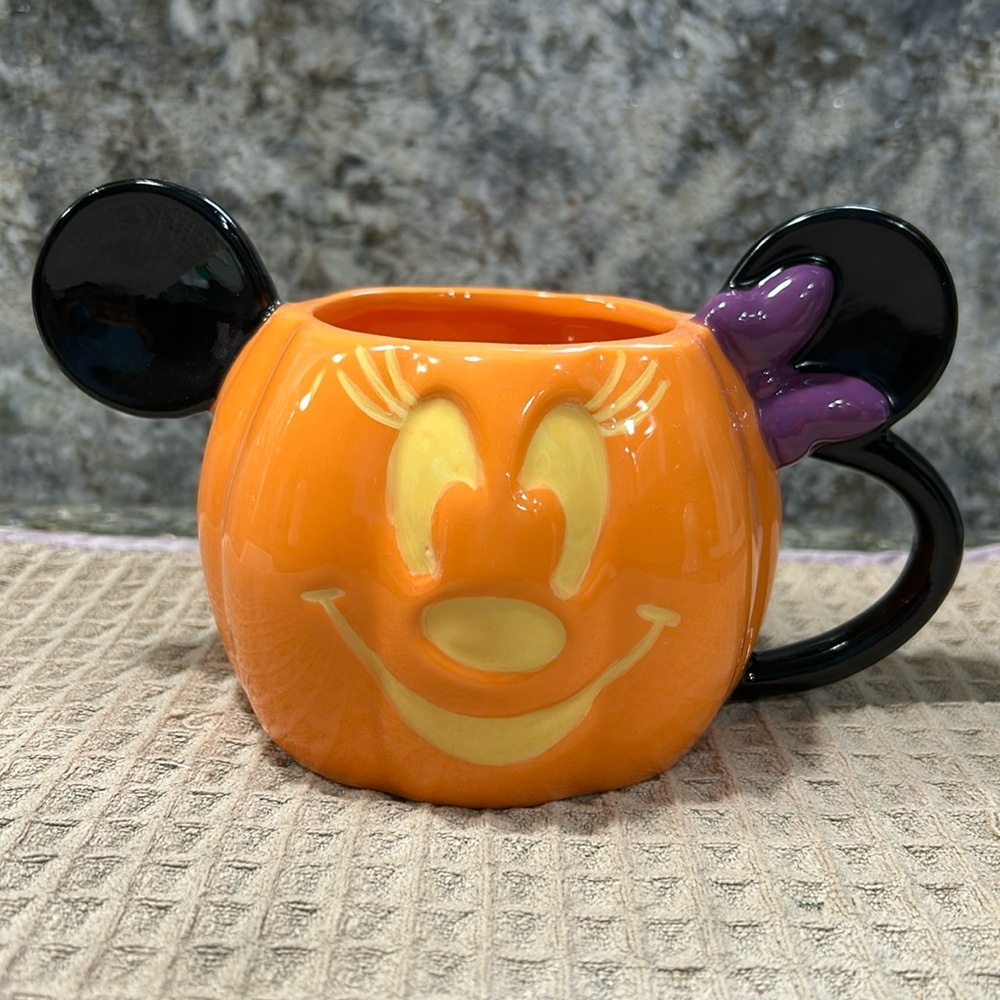 NWT Disney Minnie Mouse Jack-O’-Lantern Mug